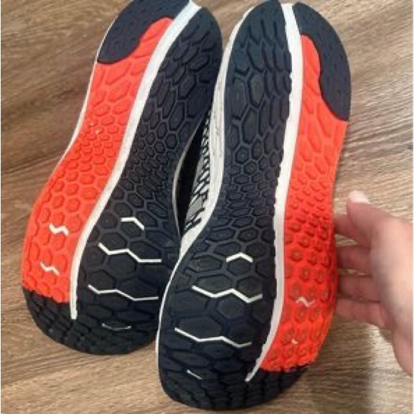 Brand new New Balance tennis shoes - Picture 4 of 5